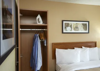 Comfort Inn South hotel thumbnail 8