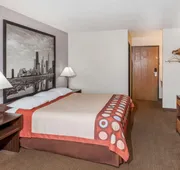Super 8 by Wyndham Pekin/Peoria Area hotel detail image 5