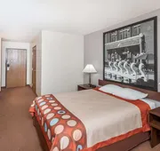 Super 8 by Wyndham Pekin/Peoria Area hotel detail image 7