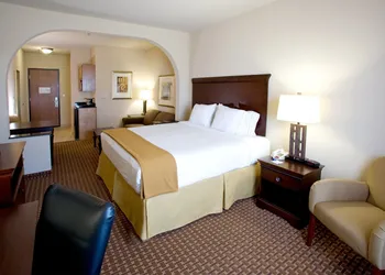 Holiday Inn Express & Suites Kingsville by IHG hotel thumbnail 6