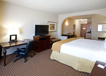 Holiday Inn Express & Suites Kingsville by IHG hotel thumbnail 7