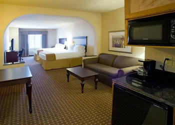 Holiday Inn Express & Suites Kingsville by IHG hotel thumbnail 8