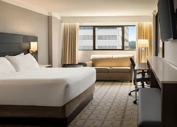 Crowne Plaza Knoxville Downtown University by IHG hotel thumbnail 6