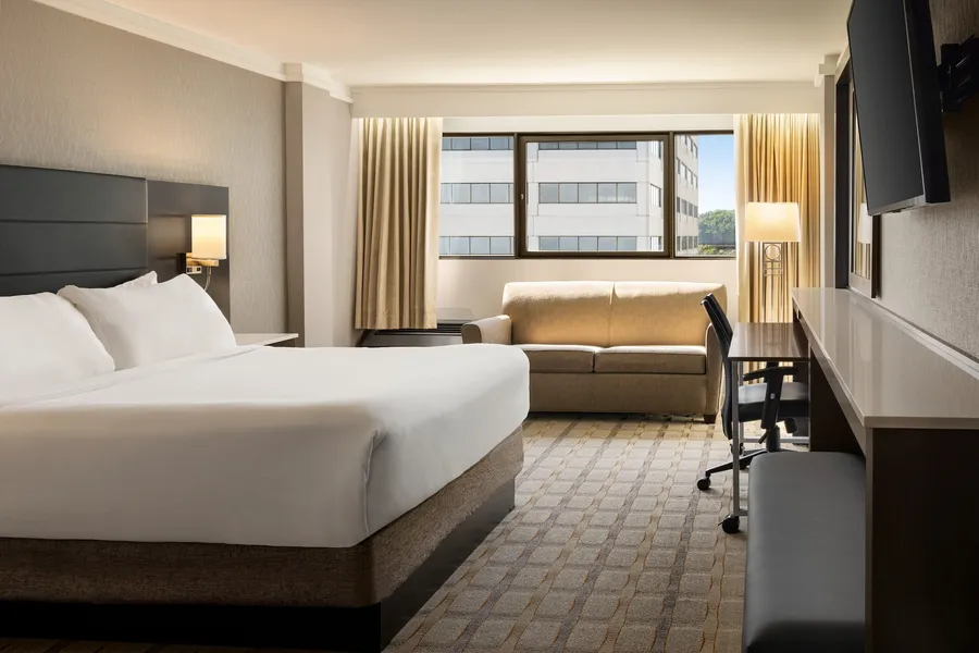 Crowne Plaza Knoxville Downtown University by IHG hotel detail image 6