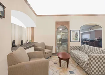 Baymont by Wyndham Snyder hotel thumbnail 2