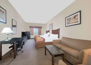 Baymont by Wyndham Snyder hotel thumbnail 3
