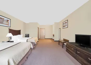 Baymont by Wyndham Snyder hotel thumbnail 4