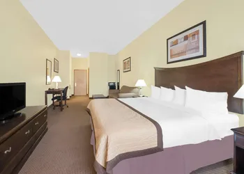 Baymont by Wyndham Snyder hotel thumbnail 8