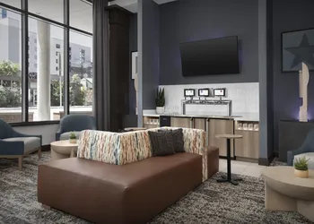Hampton Inn & Suites Austin @ The University / Capitol hotel thumbnail 5