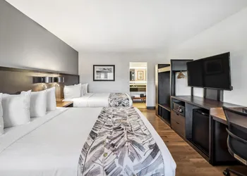 Best Western Plus Hilltop Inn hotel thumbnail 7