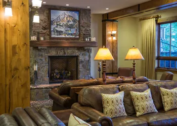 The Lodge at Mountaineer Square, A Vail Resorts Property hotel thumbnail 3