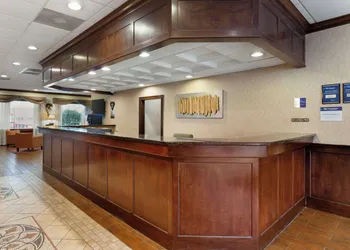 Best Western Plus Burlington hotel thumbnail 4