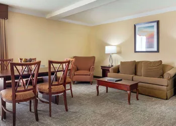 Best Western Plus Burlington hotel thumbnail 8