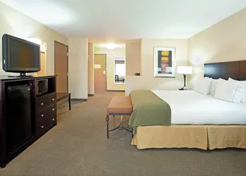 Holiday Inn Express & Suites Nogales by IHG hotel thumbnail 3