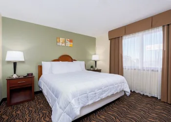 MCM Elegante Suites Abilene hotel thumbnail 8