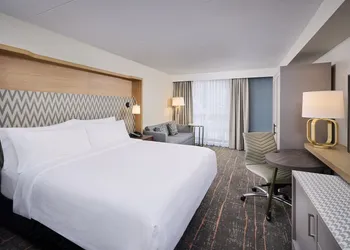 Holiday Inn Burlington Conference Centre by IHG hotel thumbnail 4