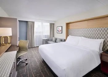Holiday Inn Burlington Conference Centre by IHG hotel thumbnail 6