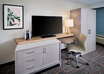 Holiday Inn Burlington Conference Centre by IHG hotel thumbnail 8