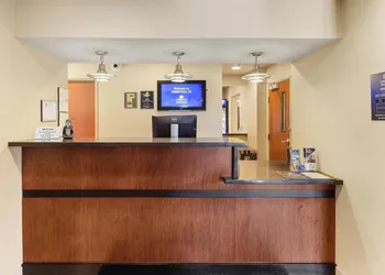 Cobblestone Hotel & Suites - Knoxville hotel thumbnail 3