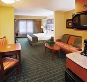 Holiday Inn Express Hotel & Suites Springfield hotel detail image 7