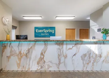 EverSpring Suites hotel thumbnail 2