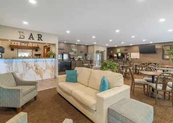 EverSpring Suites hotel thumbnail 8