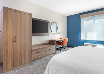 Holiday Inn Express & Suites Alice by IHG hotel thumbnail 7