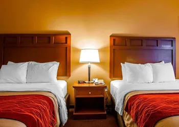 Comfort Inn & Suites Grinnell near I-80 hotel thumbnail 8