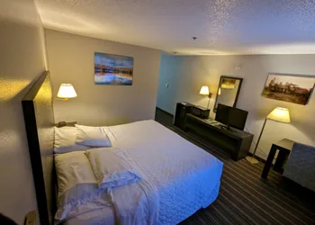 Woodfield Inn and Suites hotel thumbnail 4