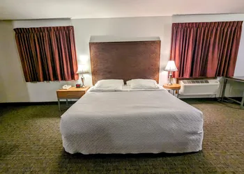 Woodfield Inn and Suites hotel thumbnail 8