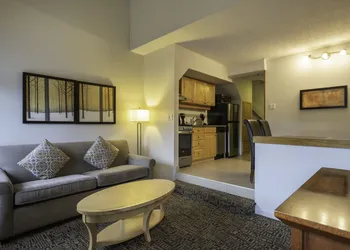 Mountain Side Hotel Whistler by Executive hotel thumbnail 4
