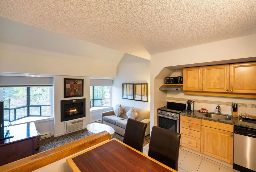Mountain Side Hotel Whistler by Executive hotel detail image 6