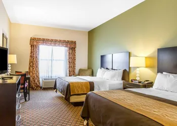 Spark by Hilton Shawnee hotel thumbnail 3