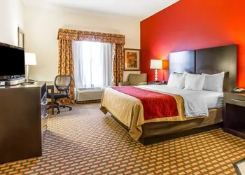 Spark by Hilton Shawnee hotel thumbnail 5