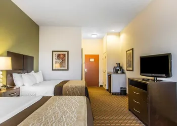 Spark by Hilton Shawnee hotel thumbnail 7