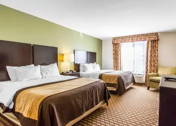 Spark by Hilton Shawnee hotel thumbnail 8