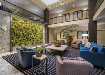 Best Western Plus Palm Court Hotel hotel thumbnail 2