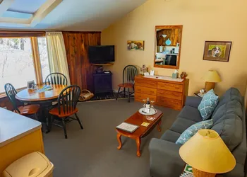 Shaker Mill Inn hotel thumbnail 4