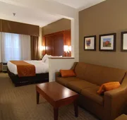 Comfort Suites Marquette hotel detail image 7