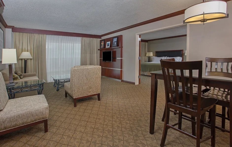 Holiday Inn University Plaza-Bowling Green by IHG hotel detail image 6