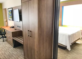 Holiday Inn Express & Suites Lubbock West by IHG hotel thumbnail 2