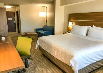 Holiday Inn Express & Suites Lubbock West by IHG hotel thumbnail 4