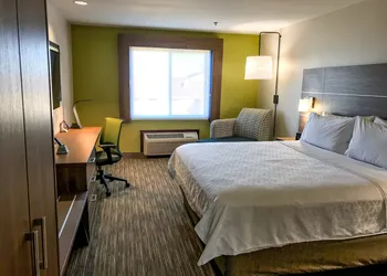 Holiday Inn Express & Suites Lubbock West by IHG hotel thumbnail 8