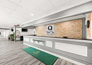 Quality Inn Dayton Airport hotel thumbnail 5