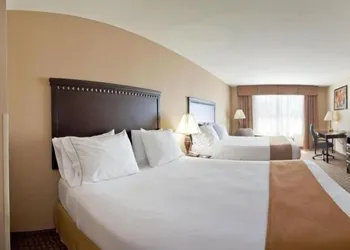 Holiday Inn Express Hotel & Suites Tappahannock by IHG hotel thumbnail 4
