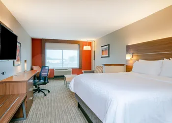 Holiday Inn Express Hotel & Suites Tappahannock by IHG hotel thumbnail 6