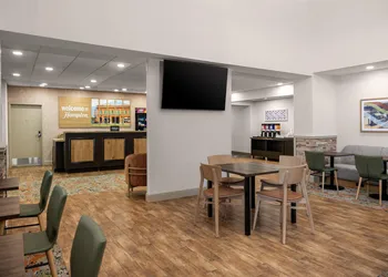 Hampton Inn & Suites Hope hotel thumbnail 3