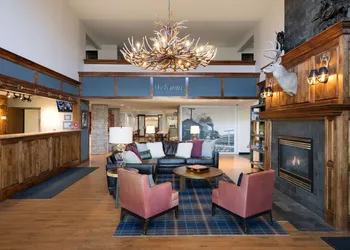 Redwood Lodge hotel thumbnail 4
