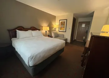 Harbor Winds Hotel hotel thumbnail 5