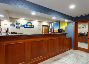 Days Inn by Wyndham Wooster hotel thumbnail 3